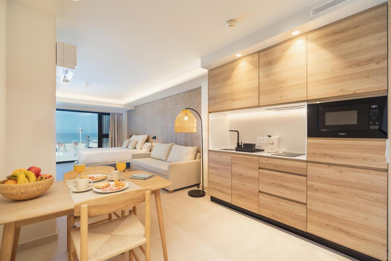 Apartamentos Playa Victoria Cádiz Eksteriør billede