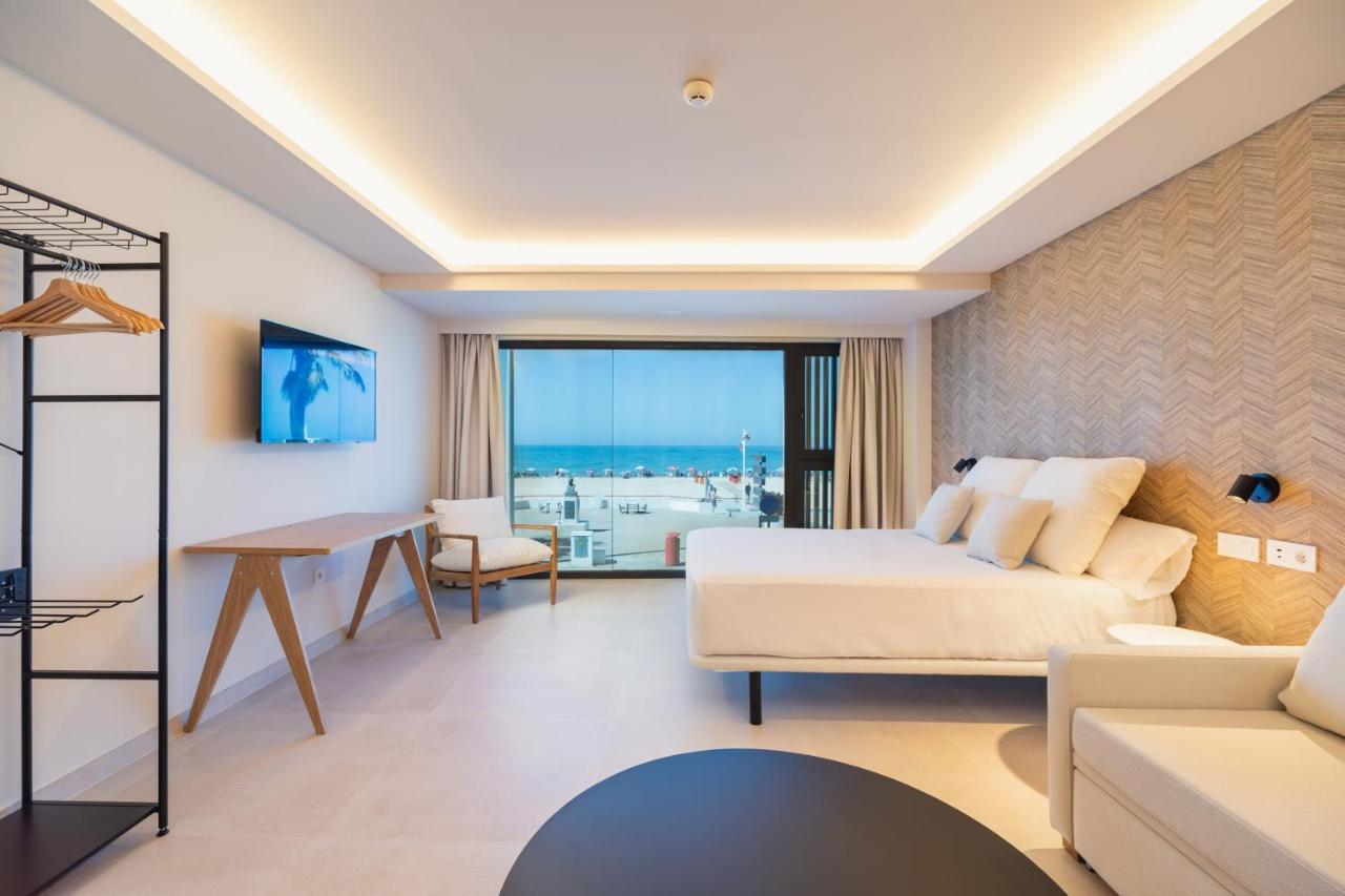 Apartamentos Playa Victoria Cádiz Eksteriør billede